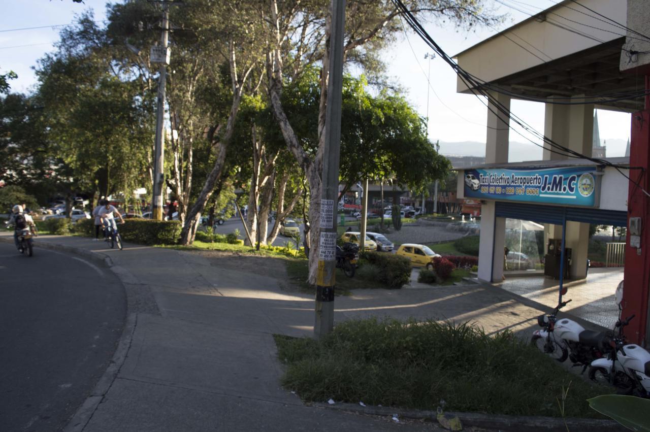 El Descanso Donde Sara Vandrarhem Medellín Exteriör bild
