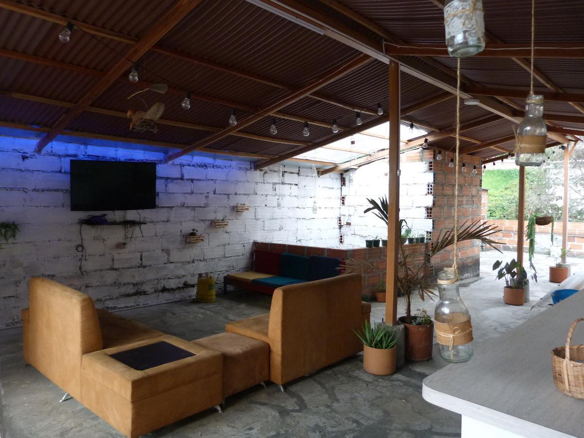 El Descanso Donde Sara Vandrarhem Medellín Exteriör bild